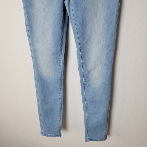 GBG Los Angeles Women's Jeans Light Wash Denim Sz 24 Skinny Leg Stretch NWT - Picture 4 of 11